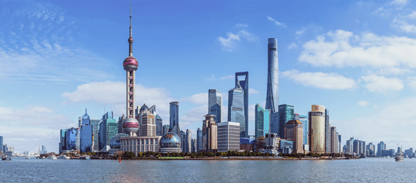 談到中國的現代大都市時，上海無疑是首先浮現在人們腦海中的城市之一。作為中國的經濟和文化中心，上海融合了傳統和現代，提供了無數令人驚嘆的旅遊體驗。以下是探索上海必遊的旅遊地點。